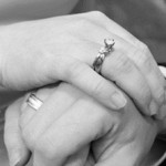 Sudah Beristri Tapi Tertarik Dengan Wanita Lain?