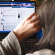 foto bugil untuk memeras pacar