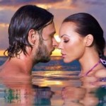 Tips Cara Bercinta yang Benar di Dalam Air