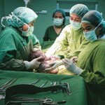 Operasi Caesar vs Persalinan Normal, Pilih Mana?