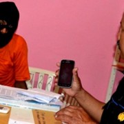 Sebar foto bugil mantan ke facebook