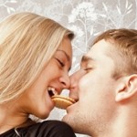 6 Makanan yang Harus Dihindari Sebelum Berciuman