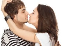 Cara berciuman bibir dan lidah
