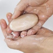 Tips membersihkan alat kelamin