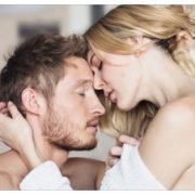 Cara mencapai klimaks bersamaan saat bercinta